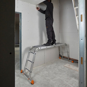 Échelle transformable aluminium 4 x 3 barreaux 4 positions avec plateforme H. 3,3 m