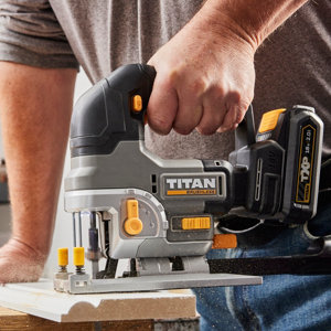 Scie sauteuse sans fil 18V  3000 tr/min