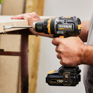 Perceuse visseuse à percussion sans fil 18V 65 Nm LED