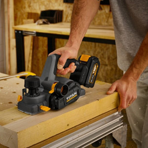 Rabot sans fil 18 V largeur 82 mm profondeur 2 mm feuillure 8 mm