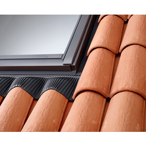 Raccord d'étanchéité EDW CK02 gris pour fenêtre de toit haut. 78 x larg. 55 cm