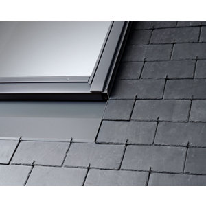 Raccord d'étanchéité EDN CK02 gris pour fenêtre de toit haut. 78 x larg. 55 cm