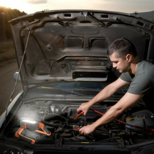 Projecteur pliable noir à panneaux rechargeable - 1100 lumens