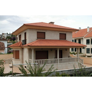 Tuile TAMARIS rouge Ép. 73 mm